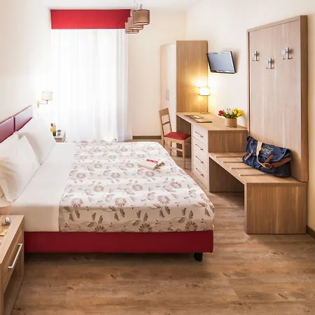 Готель Curtis 3*