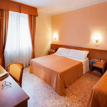 Готель Curtis Алассіо