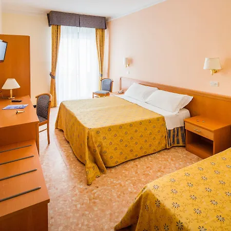 Curtis 3* Alassio