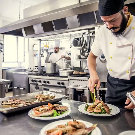 Curtis Готель Алассіо